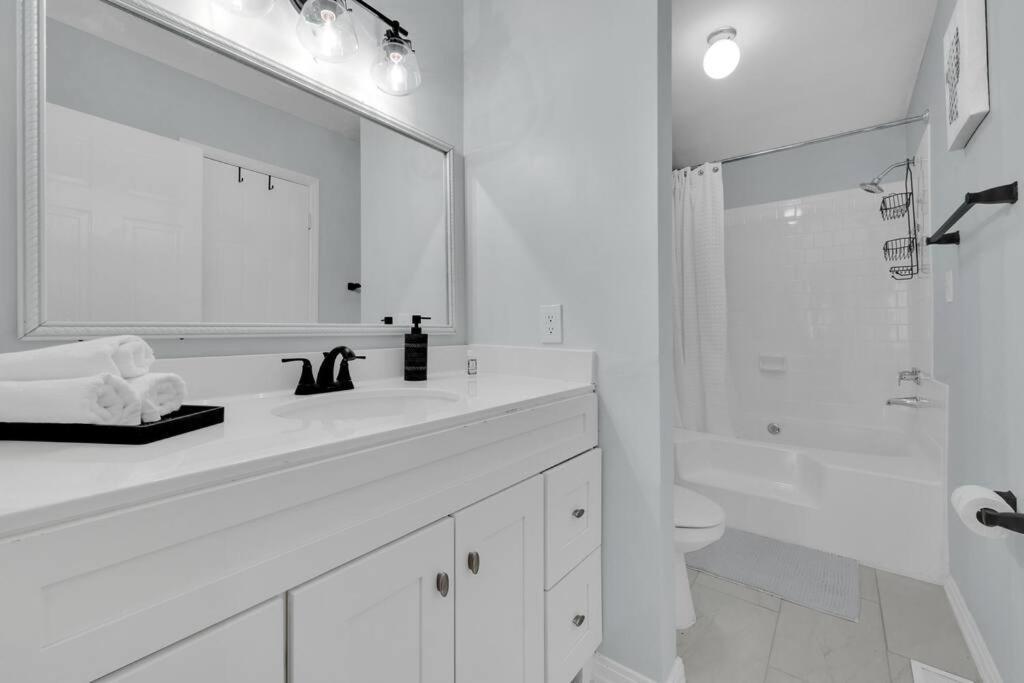 Plush Two Bedroom Retreat. A Home Away From Home! Riverdale Luaran gambar